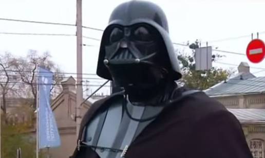 'Darth Vader' orobio benzinsku postaju u Tesliću. Uhitili su ga