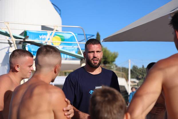 Split: Sportsko-humanitarno natjecanje "Najluđi skakač Hrvatske"