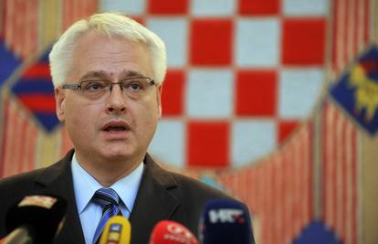 Josipović poručio Kosorici: U mojim je rukama datum izbora