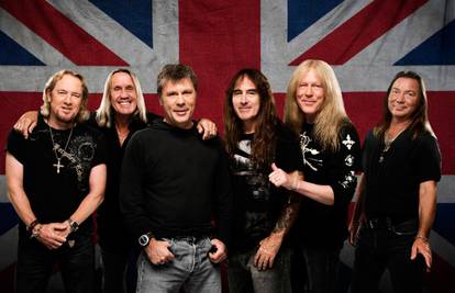 Prvi dvostruki CD i trostuki LP, s 11 pjesama  Iron Maidena