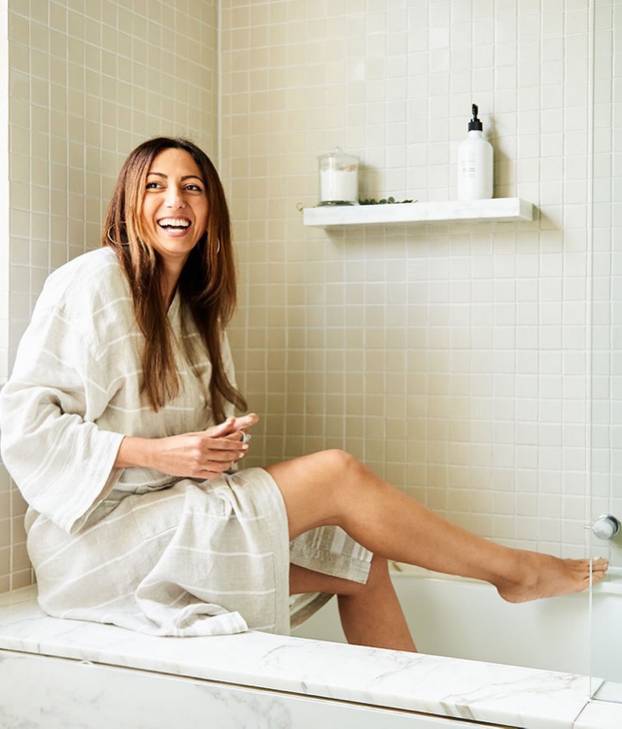 FOTO Bez botoksa, filera ili face-lifta! 'Padnu u nesvijest kad im kažem da imam 52 godine'