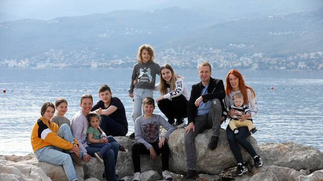 Rijeka: Marko Boras Mandić udomio obitelj iz Ukrajine s četvero djece