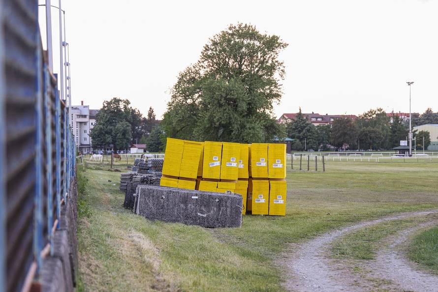 Zagreb: Počeli su radovi za Thompsonov koncert na Hipodromu