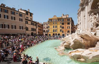 VIDEO Rim želi ograničiti pristup turistima Fontani di Trevi: Treba termin, naplaćivat će i ulaznice?