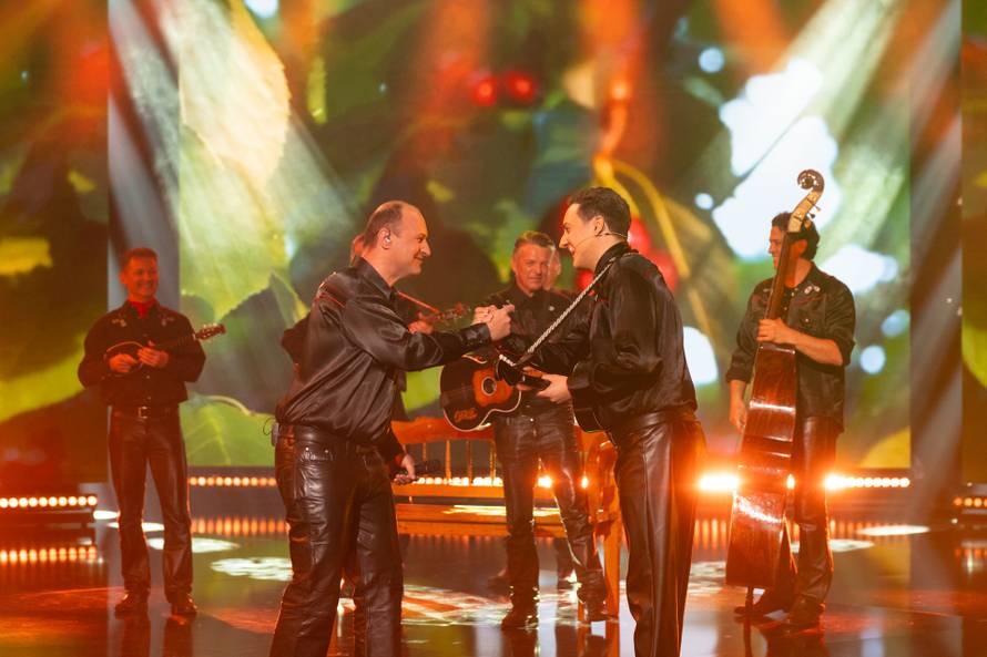 Faris Pinjo zapjevao s Gazdama! Na pozornici mu se pridružio i pjevač benda Marko Bujanović