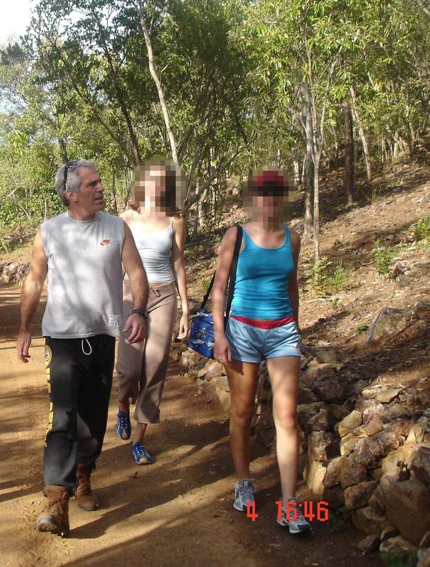 * PREMIUM EXCLUSIVE* Jeffrey Epstein at his private Caribbean Island