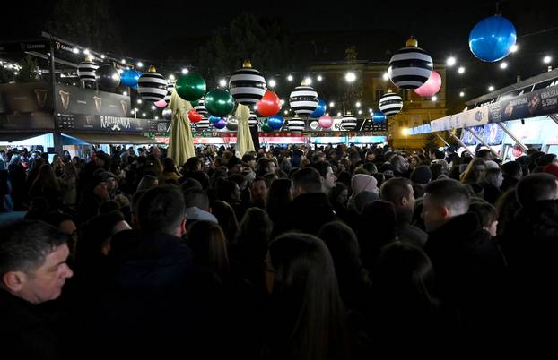 Zagreb: Advenstka ponuda na Strossmayerovom trgu Fuliranje