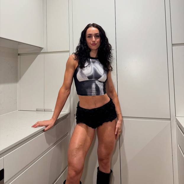 FOTO Tijelo joj je spektakl i nema ni grama masti: Ovako izgleda savršena trenerica!