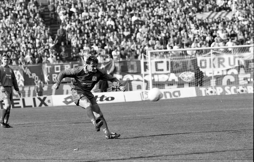 Zagreb: NK Croatia i HNK Hajduk na stadionu u Maksimiru, 24.03.1996.