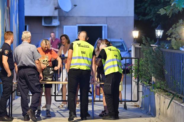 Let3 uz pojačane mjere sigurnosti nastupio u Makarskoj 