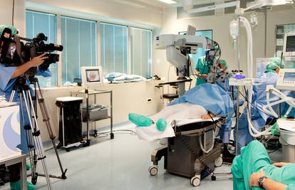 Svjetski oftalmolozi su uživo pratili operacije u Zagrebu 