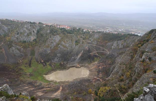 Imotski: Presušilo je  Modro jezero