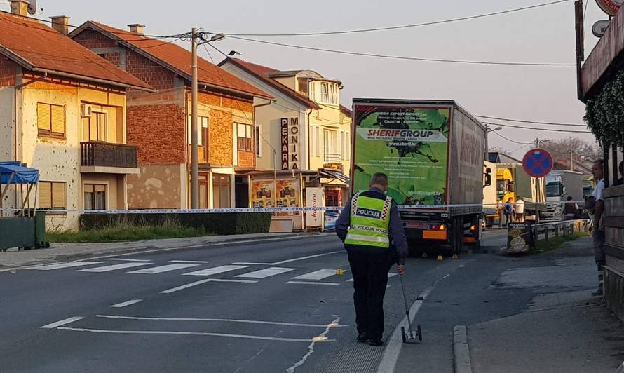 U naletu kamiona poginuo je dječak (10): 'Ovuda svi jure'
