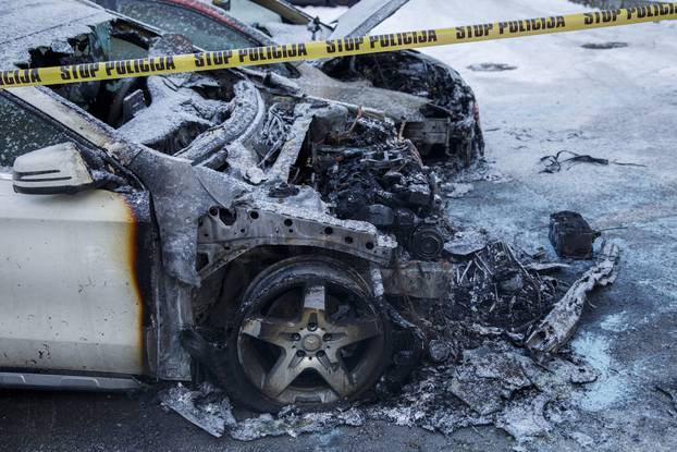 Na sarajevskoj Baščaršiji izgorjela dva automobila