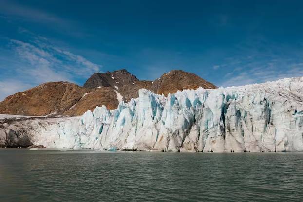 FOTO Ovo je prva plutajuća kućica za odmor na Grenlandu: Cijena noćenja će vas šokirati