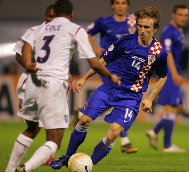 ARHIVA - 2006. Zagreb: Vatreni i "maksimirska krtica" srušili su Englesku 