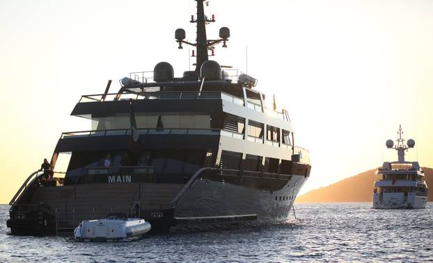 Hvar: Poznati dizajner Giorgio Armani na odmoru obavio i mali shopping