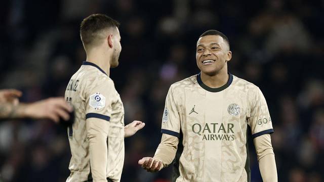 Ligue 1 - Paris St Germain v Brest