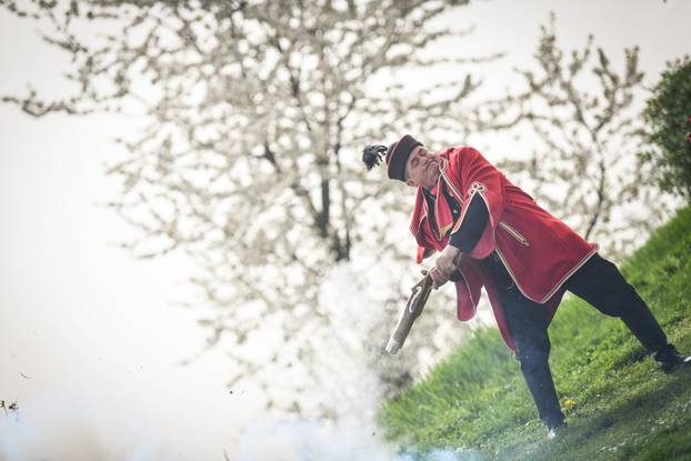 Stoljećima stara tradicija pucanja iz kubura na Uskrsni ponedjeljak u Velikom Taboru
