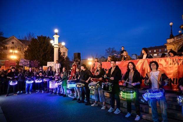 U Zagrebu održan Noćni marš za ženska prava u Hrvatskoj