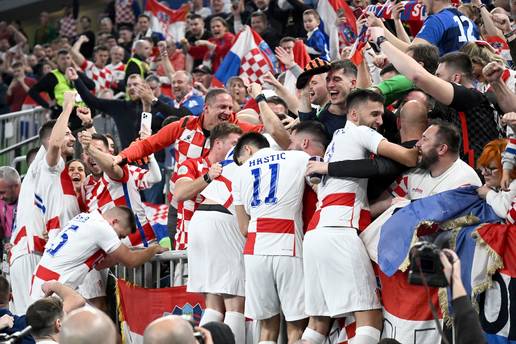 FOTO Pogledajte ludo slavlje Hrvata u Ljubljani! Imamooooo prvu broncu u futsalu u povijesti
