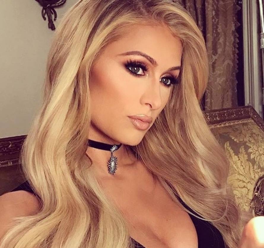 Paris posve gola pokazala kako zaručniku jedva čeka reći 'da'