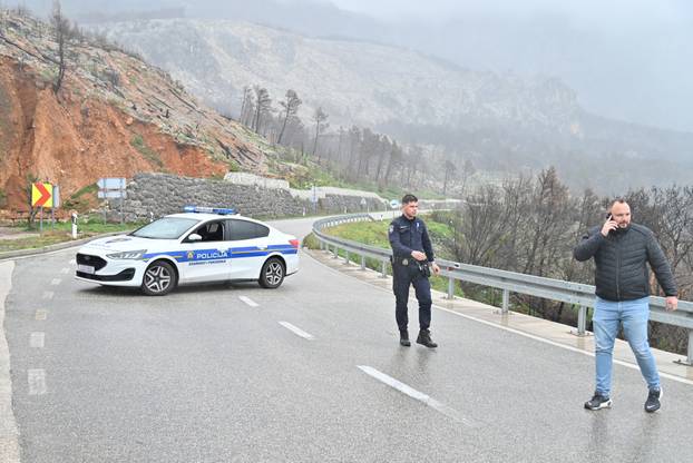 Stupica: Policija zatvorila cestu zbog odrona kamenja