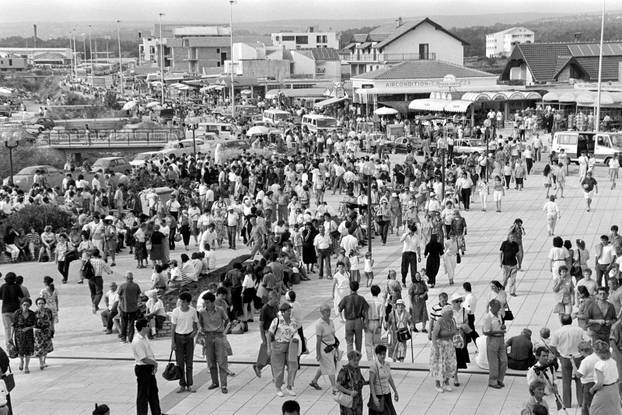 Brojni vjernici na obilježavanju 10. godišnjice ukazanja u Međurgorju, 25.6.1991.