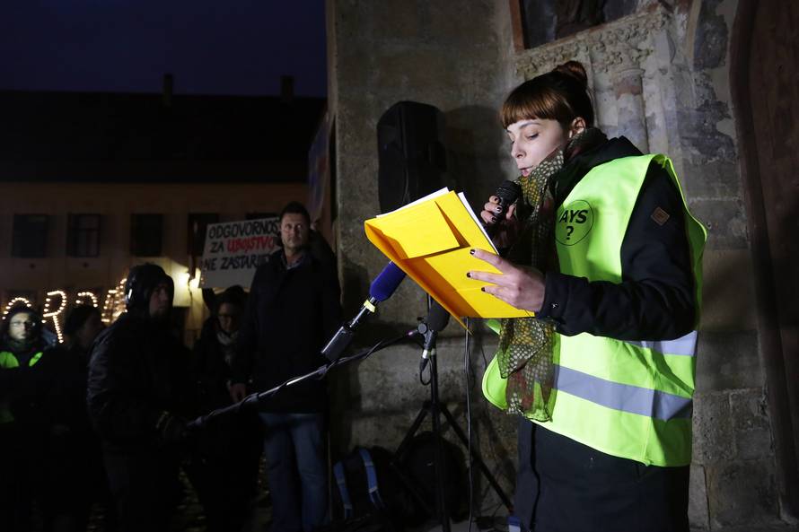 Stotine na Markovu trgu protiv zatvaranja rute za izbjeglice