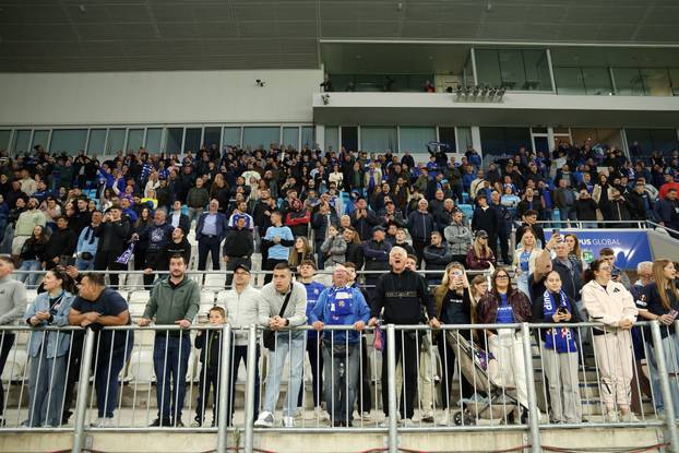 Dodjela medalja nakon finala SuperSport Hrvatskog nogometnog kupa