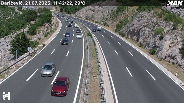 FOTO Zagužvalo se na A1 u oba smjera: Stvaraju se veće kolone