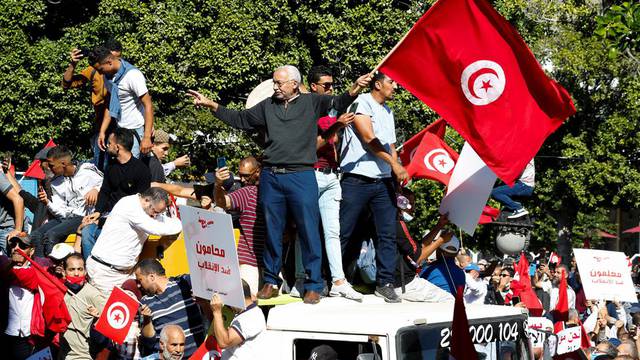 Najveći prosvjed protiv tuniskog predsjednika Saieda: Najmanje 6000 ljudi izašlo na ulice