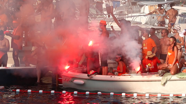 Bakljama i zastavama slavili su finale Divlje lige u Dubrovniku