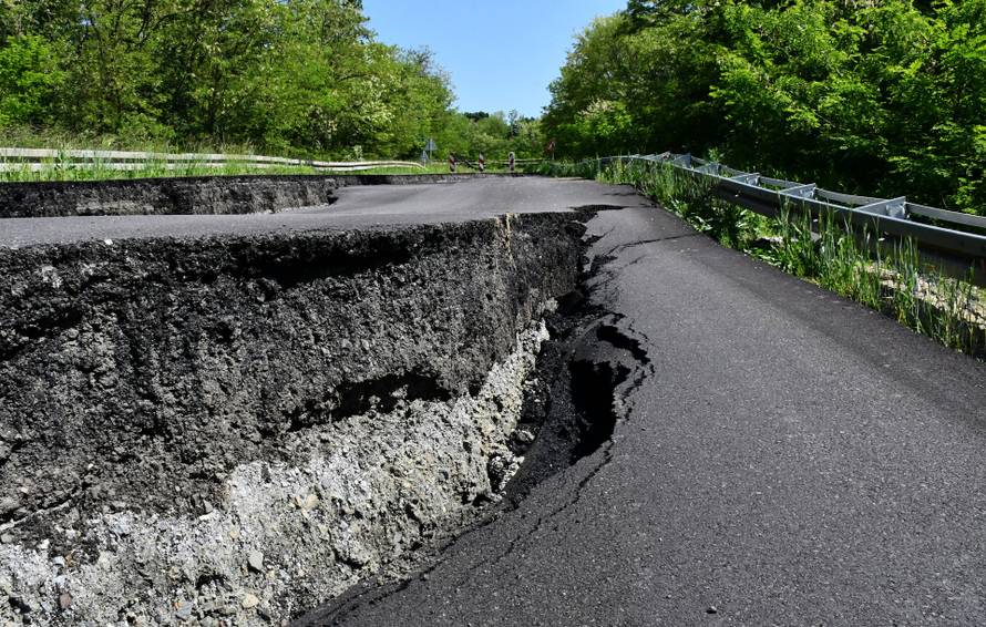 Rešetari: Ogromno klizište na dionici ceste koja povezuje Požešku kotlinu s autocestom