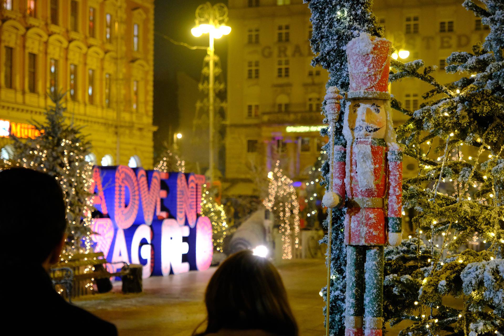 Zagreb: Trg je spreman za Advent 