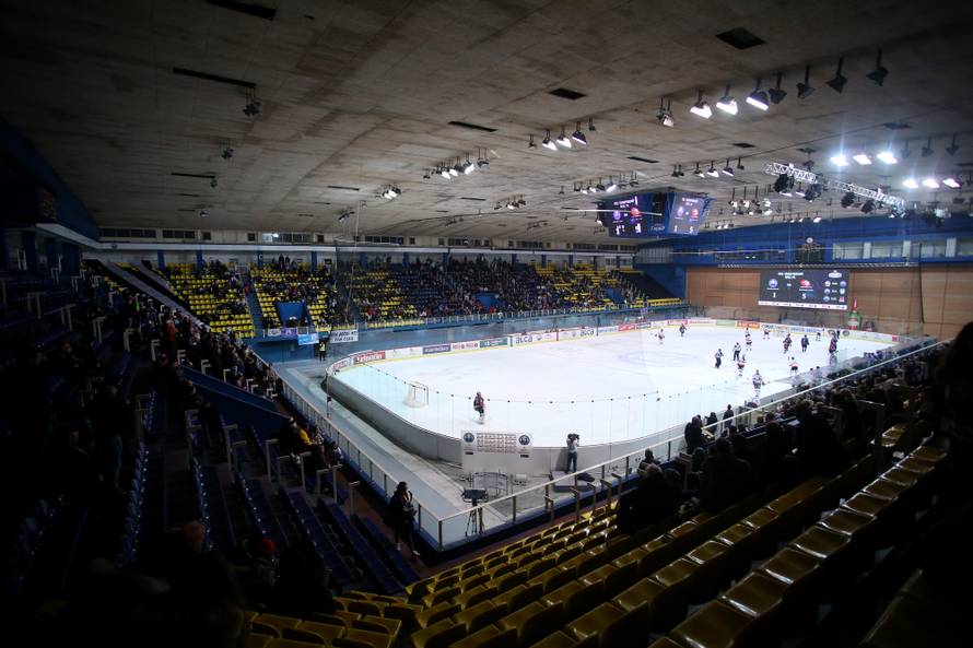 Medvjedi posuđivali igrače na dan utakmice i popili 7 komada