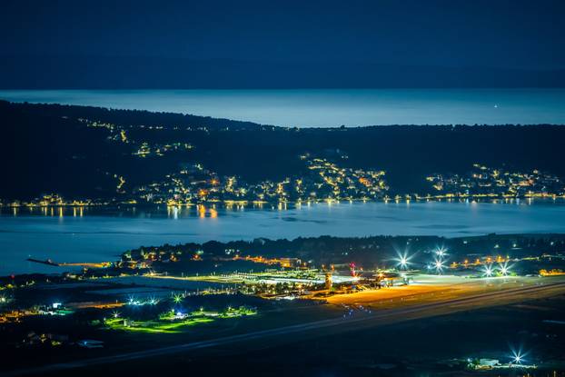 Kaštela: Pogled s planinskog prijevoja Malačka na Kaštela i Split