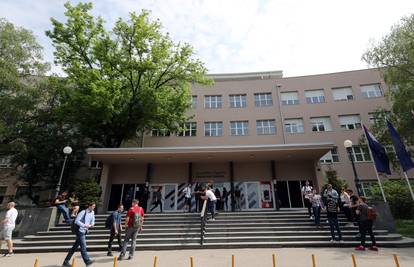 Više od 25 tisuća maturanata upisalo studije u ljetnom roku. Jedan fakultet je baš tražen...