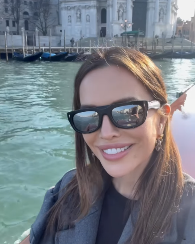 Pogledajte kako se Severina opušta na odmoru: Brčkanje u bazenu, fina hrana i skupi izlozi