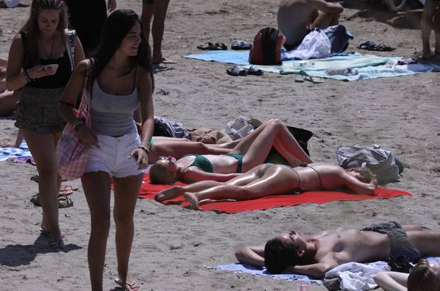 Split: Turisti i posjtitelji Ultre uživaju na Bačvicama
