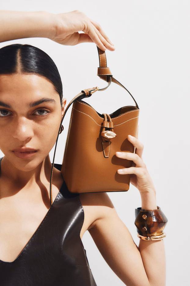 Smeđe torbice su opet u trendu: Donosimo 15 najboljih modela