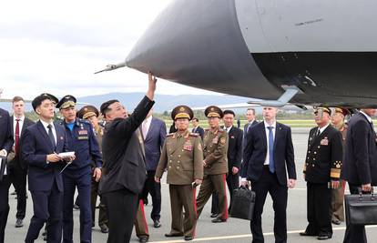 Nije MiG-a dirao: Putin je Kima odveo da se malo divi avionima