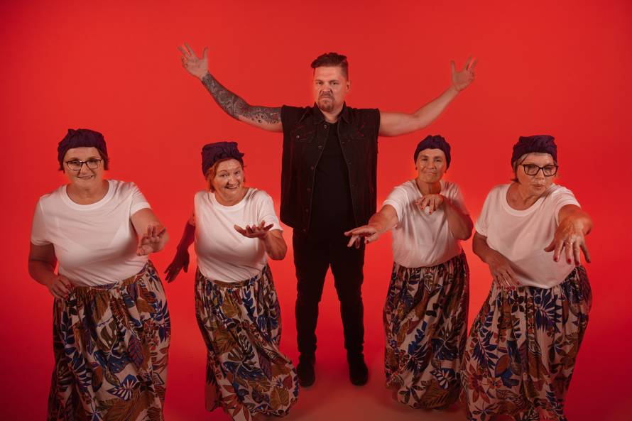 Jan Kerekeš o spotu za 'Mucho Macho': 'Bubnjar se najviše namučio s četiri žene oko njega'