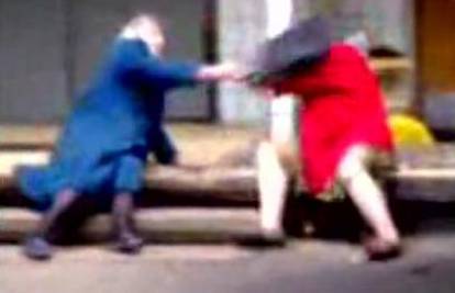 Rusija: Dvije starice se potukle torbicama