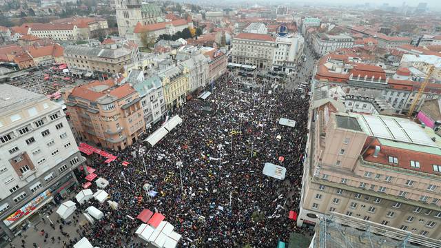 Strane agencije: Tisuće učitelja prosvjedovale su u Zagrebu