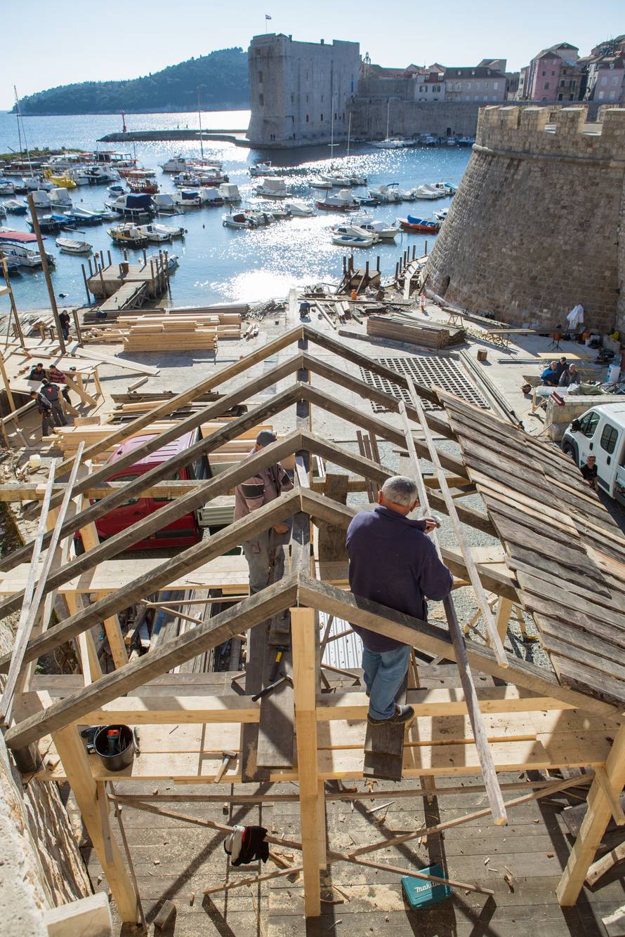 Počelo je: Dubrovnik se polako sprema za doček Robina Hooda