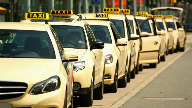 Čega se sve naslušaju taksisti? Od 'zlih' planova do seks priča