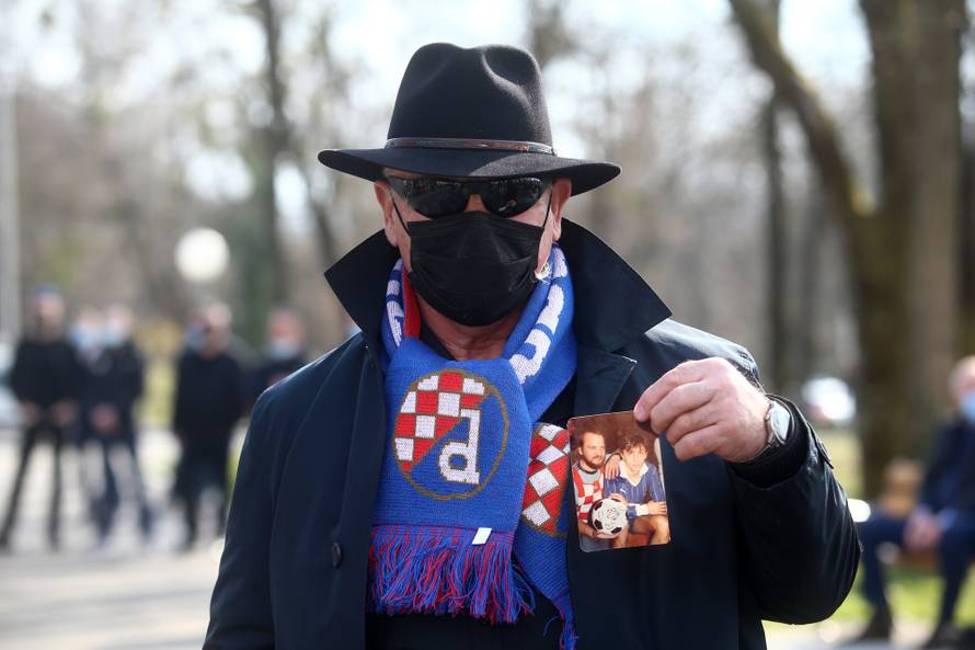 Sprovod velikana hrvatskog nogometa Zlatka Kranjčara na zagrebačkom groblju Mirogoj