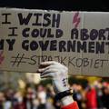 U Poljskoj blokirali ulice, žele vratiti  ukinuto pravo na pobačaj