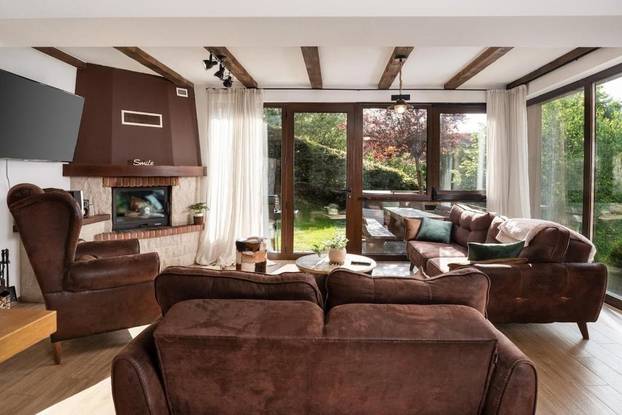 FOTO Vila s pogledom na jezero u Fužinama je sve što nam treba za savršeni proljetni odmor